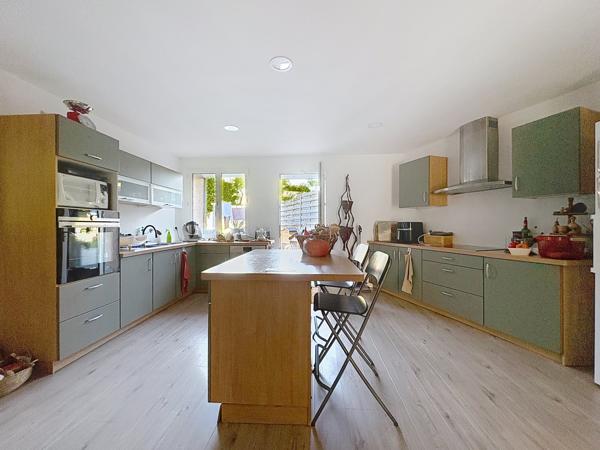 Arraye et Han, maison de village, 252 m2 + garage
