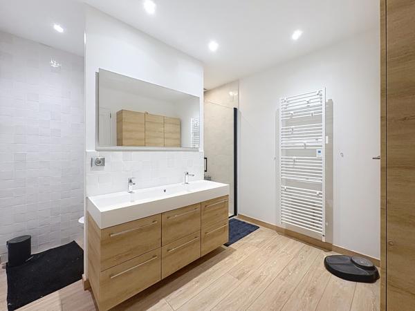 Arraye et Han, maison de village, 252 m2 + garage