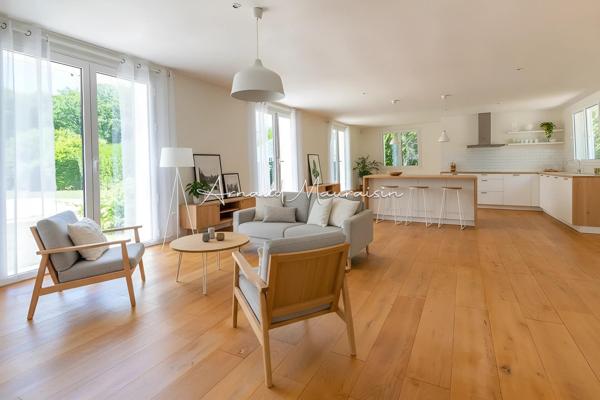 Grande maison familiale au calme avec piscine