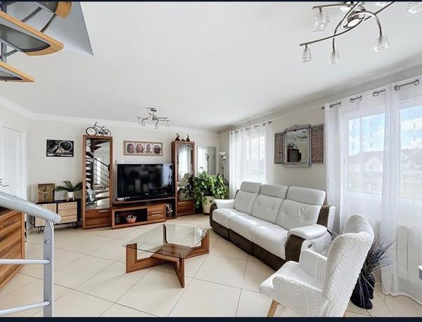 Maison à vendre 244 950 € La Chaussée-Saint-Victor 5 p 170 m² DPE D