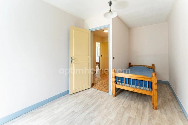 Maison de 6 pièces principales - 5 chambres - sous-sol - Parcelle 800 m² - Gare de Nointel-Mours à 300 m (Paris Gare du Nord ligne H en 39 min)