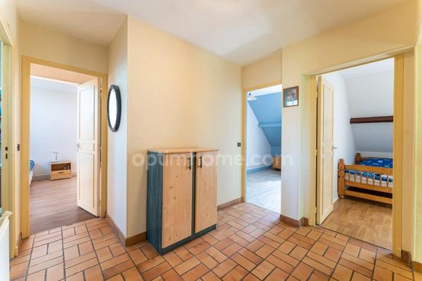 Maison de 6 pièces principales - 5 chambres - sous-sol - Parcelle 800 m² - Gare de Nointel-Mours à 300 m (Paris Gare du Nord ligne H en 39 min)