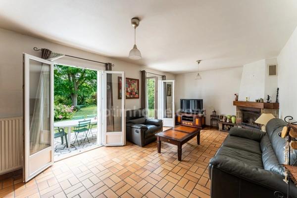 Maison de 6 pièces principales - 5 chambres - sous-sol - Parcelle 800 m² - Gare de Nointel-Mours à 300 m (Paris Gare du Nord ligne H en 39 min)