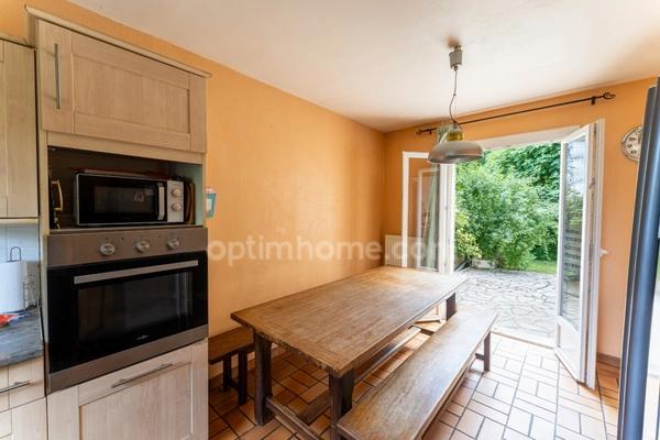 Maison de 6 pièces principales - 5 chambres - sous-sol - Parcelle 800 m² - Gare de Nointel-Mours à 300 m (Paris Gare du Nord ligne H en 39 min)