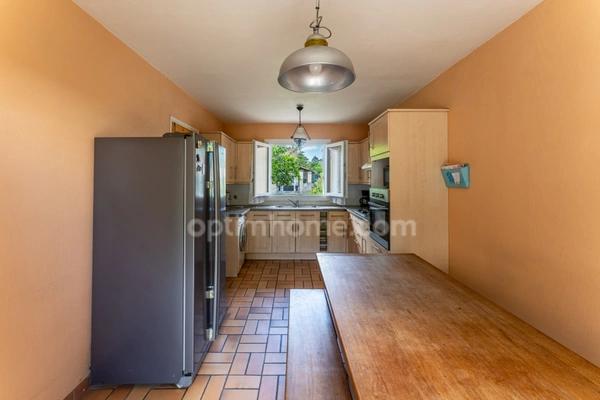 Maison de 6 pièces principales - 5 chambres - sous-sol - Parcelle 800 m² - Gare de Nointel-Mours à 300 m (Paris Gare du Nord ligne H en 39 min)