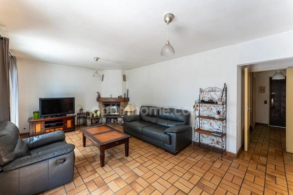 Maison de 6 pièces principales - 5 chambres - sous-sol - Parcelle 800 m² - Gare de Nointel-Mours à 300 m (Paris Gare du Nord ligne H en 39 min)