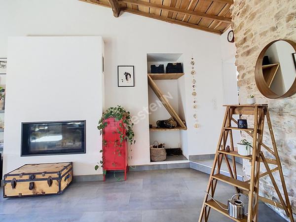 Maison à vendre à Vallet à 1min des commodités, à 1min de l'axe Nantes-Cholet, à 30min de l'aéroport de Nantes atlantique, à 5min de la gare du Pallet