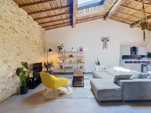 Maison à vendre à Vallet à 1min des commodités, à 1min de l'axe Nantes-Cholet, à 30min de l'aéroport de Nantes atlantique, à 5min de la gare du Pallet