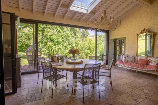 Cellieu - Bâtisse au cœur des vergers