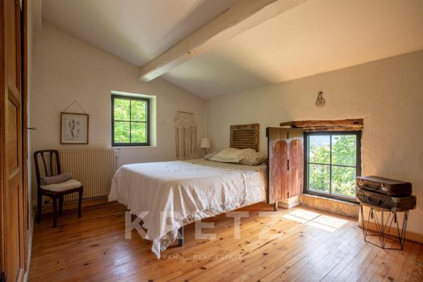 Cellieu - Bâtisse au cœur des vergers