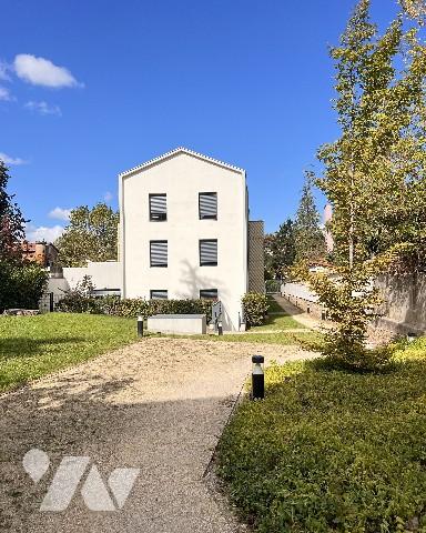 Point du Jour - T2 de 44,57 m² + terrasse de 21 m² et garage dans résidence 2020.