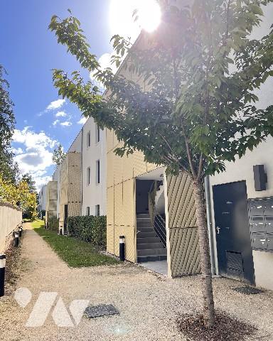 Point du Jour - T2 de 44,57 m² + terrasse de 21 m² et garage dans résidence 2020.