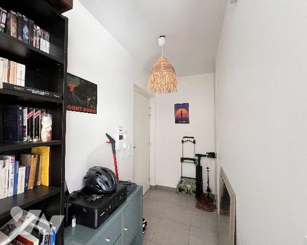 Point du Jour - T2 de 44,57 m² + terrasse de 21 m² et garage dans résidence 2020.