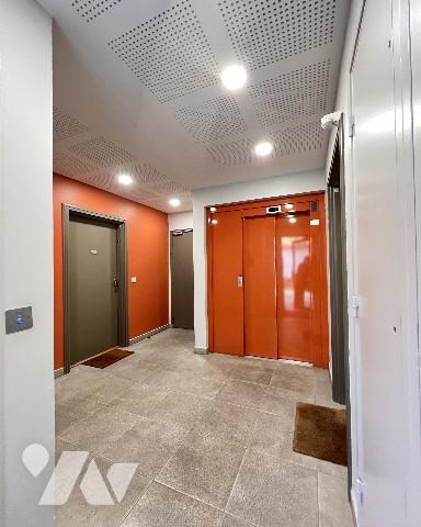 Point du Jour - T2 de 44,57 m² + terrasse de 21 m² et garage dans résidence 2020.