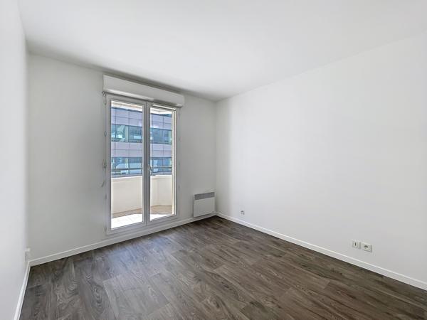 Appartement
         2 pièces
        - 48 m² Exclusivité 321 500 € *
