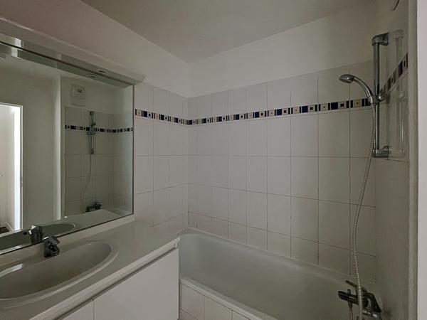 Appartement
         2 pièces
        - 48 m² Exclusivité 321 500 € *