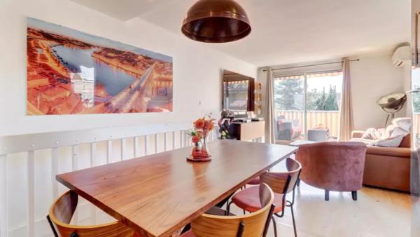 SAINT LAURENT DU VAR - Charme et lumière - Duplex 2 pièces avec terrasse - Vespins