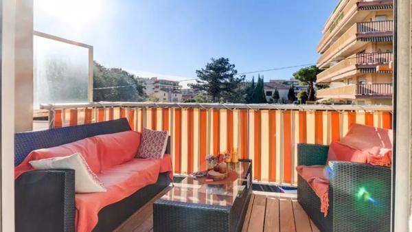 SAINT LAURENT DU VAR - Charme et lumière - Duplex 2 pièces avec terrasse - Vespins