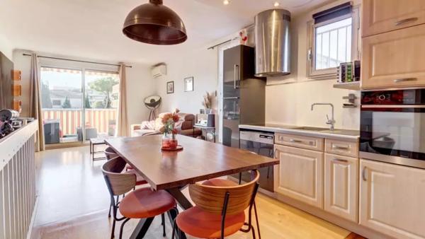 SAINT LAURENT DU VAR - Charme et lumière - Duplex 2 pièces avec terrasse - Vespins