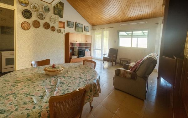 Maison à vendre    5 pièces •  Saint-Jean