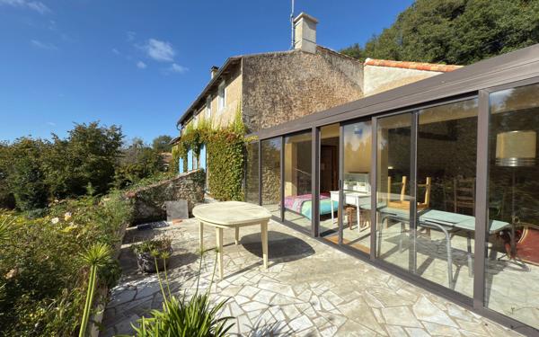 Maison à vendre    7 pièces •  Montreuil-Bonnin