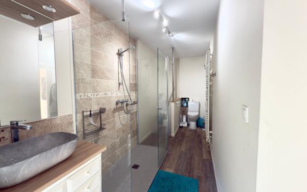 Maison à vendre    7 pièces •  Montreuil-Bonnin