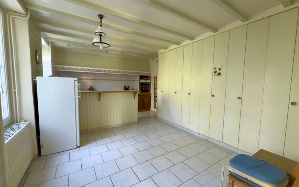 Maison à vendre    7 pièces •  Montreuil-Bonnin