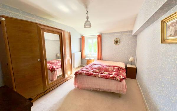 Maison à vendre    7 pièces •  Montreuil-Bonnin