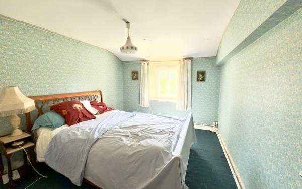 Maison à vendre    7 pièces •  Montreuil-Bonnin