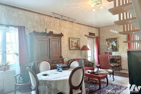 AVOINE, UNIQUE Maison d'habitation + partie professionelle

 Découvrez cette magnifique propr...