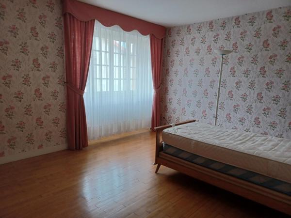 Maison près centre-bourg, 4 chambres garage jardin