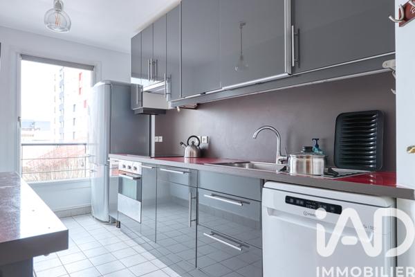 Location appartement 3 pièces 80 m² Courbevoie