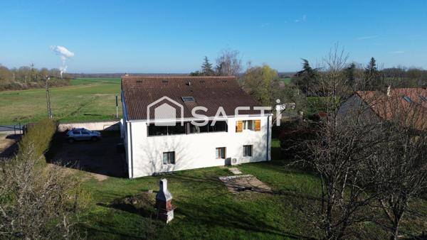 Maison de 176 m² sur sous-sol avec 1346 m² de terrain.