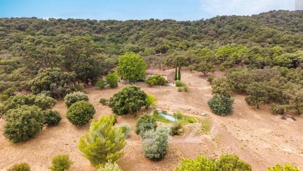 Grimaud – Ancien corps de ferme au cœur du Golfe de Saint-Tropez