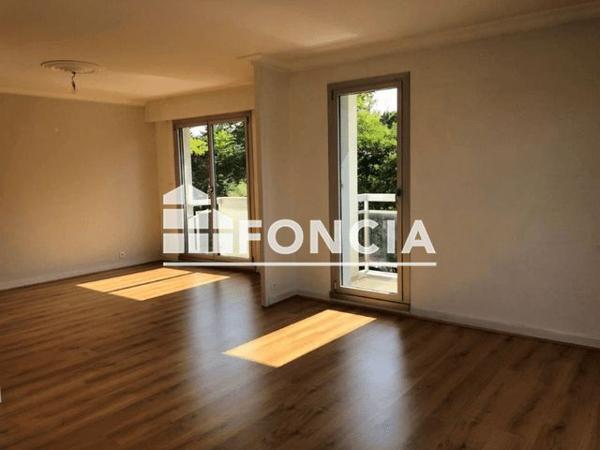 Location Appartement 5 pièces 116.4 m² - 1 C AVENUE DU PRESIDENT KENNEDY Reims 51100