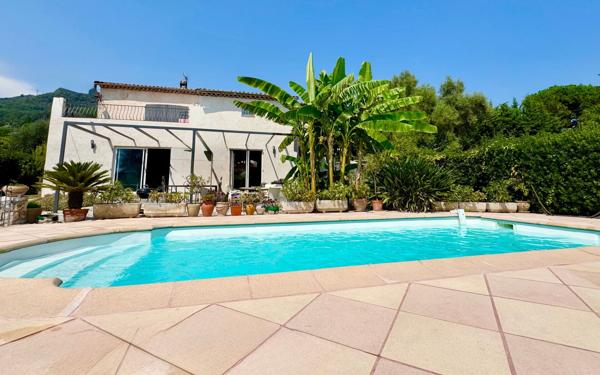 Maison à vendre    7 pièces • 210 m2 Vence