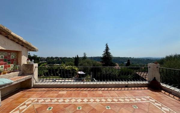 Maison à vendre    7 pièces • 210 m2 Vence