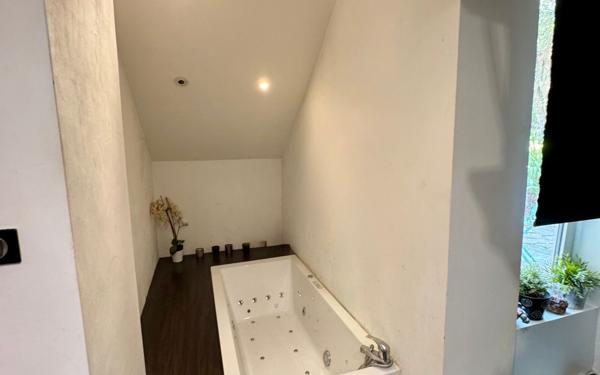 Maison à vendre    7 pièces • 210 m2 Vence