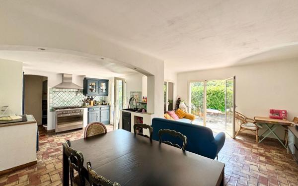 Maison à vendre    7 pièces • 210 m2 Vence