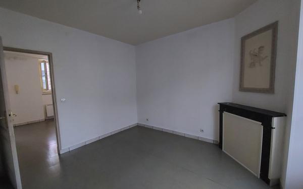 Appartement à louer    1 pièce •  Corbeil-Essonnes