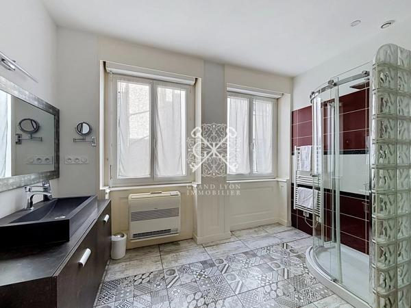 DUPLEX DE CHARME AU COEUR DE LYON