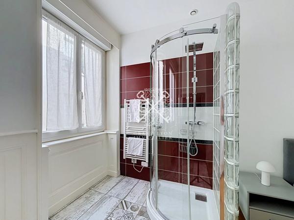 DUPLEX DE CHARME AU COEUR DE LYON