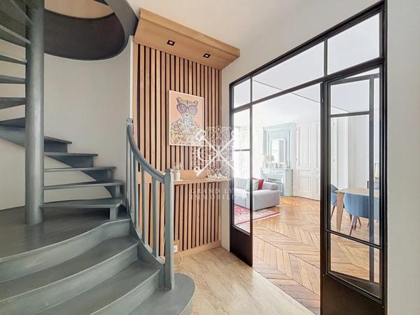 DUPLEX DE CHARME AU COEUR DE LYON