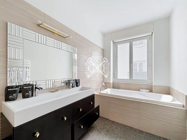 DUPLEX DE CHARME AU COEUR DE LYON