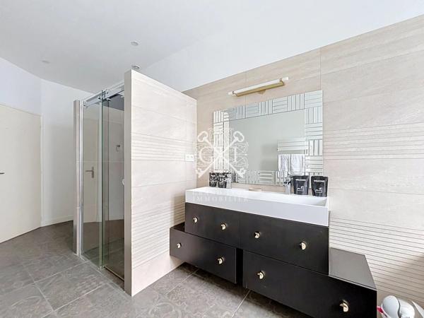 DUPLEX DE CHARME AU COEUR DE LYON