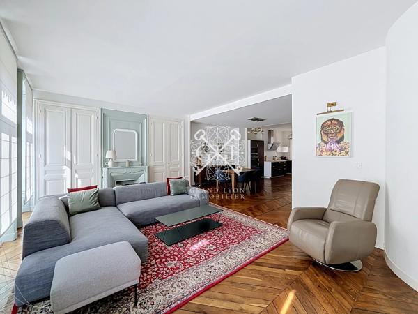DUPLEX DE CHARME AU COEUR DE LYON