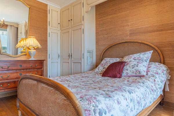 Appartement
         4 pièces
        - 140 m² Exclusivité 389 500 € *