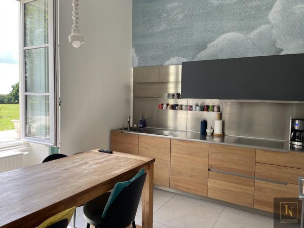 Loft
                                                                                                                                                                                                                                                                                                                        5 pièce(s)                                                                                                                                                                                                          3 chambre(s)                                                                                                                                                                                                          173  m²