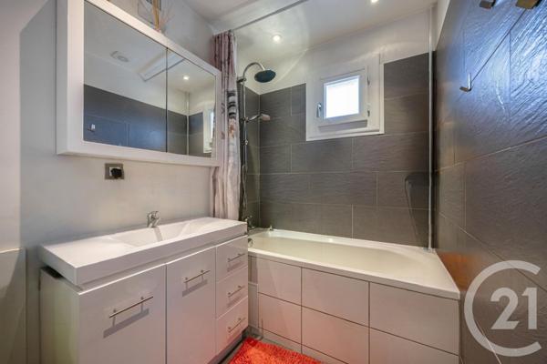 Appartement T4 à vendre  4 pièces - 81,37 m2 CHAMBERY - 73