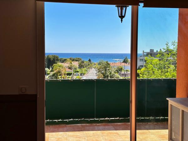 Carqueiranne (83320) Appartement duplex en dernier étage avec vue panoramique sur la mer